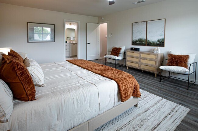 Building Photo - 2011 Malvern Hill Dr