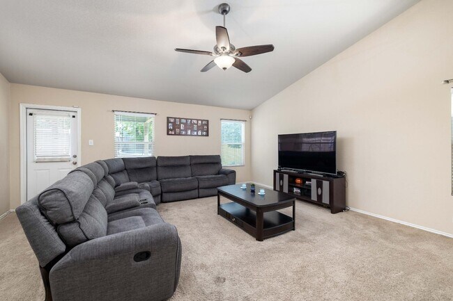 Building Photo - 11515 N Peak