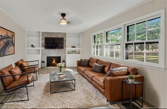 Building Photo - 2701 Lake Club Dr