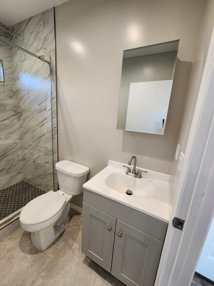 bathroom - 10614 Amestoy Ave