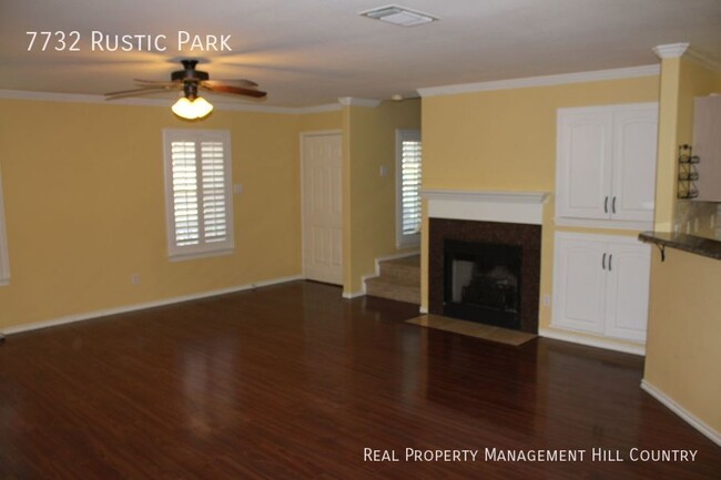 Building Photo - Gated community close to Medical center!