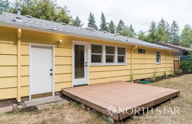 Building Photo - Charming Cottage in Lake Oswego