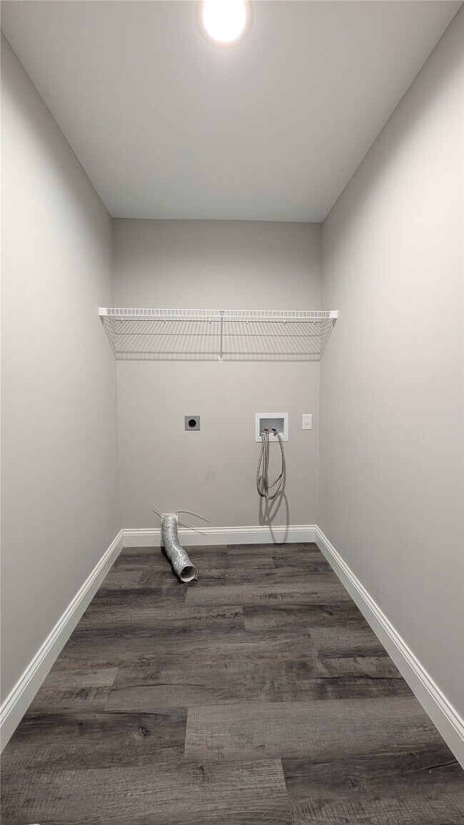 Building Photo - 1117 Baseball Dr
