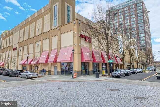 Building Photo - 5742 Governors Pond Cir