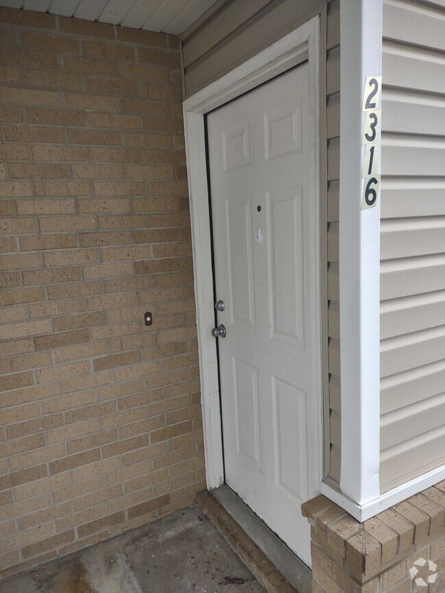 Building Photo - Townhome with a Great Location (Magnolia)