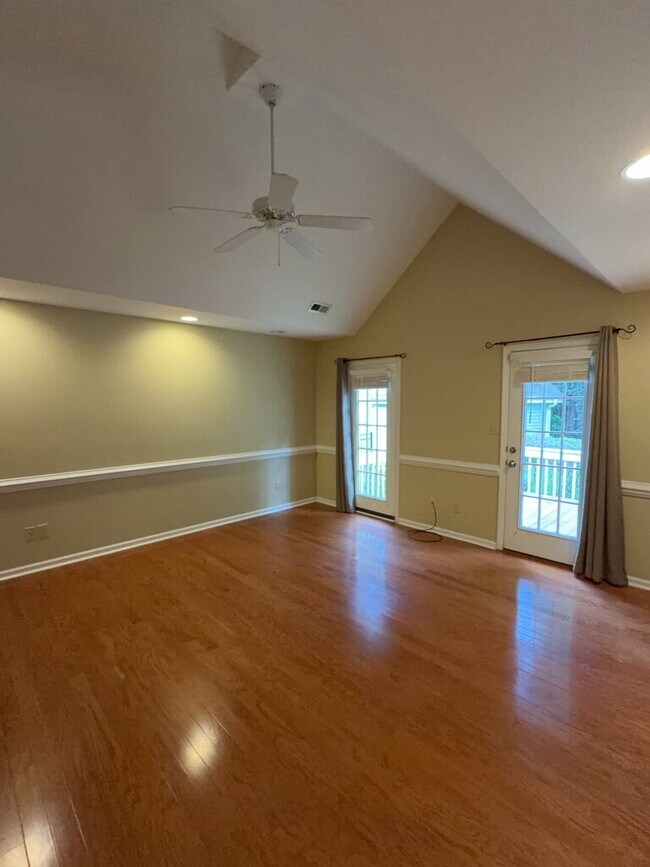 Building Photo - Beautiful 4 Bedroom, 3 Bath Home-211 Bethesda Ct.