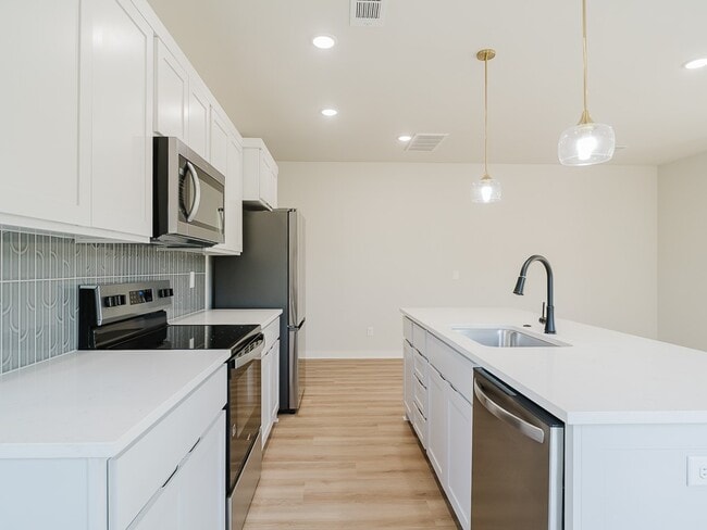 Building Photo - 1717 Cuppett Cir