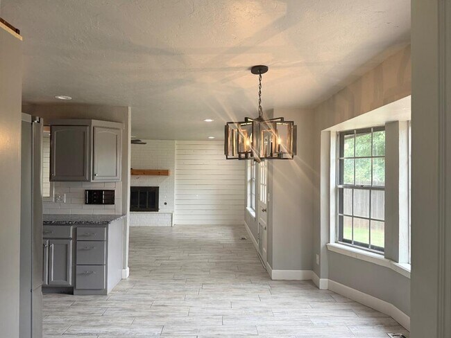 Building Photo - 405 Partridge Ln
