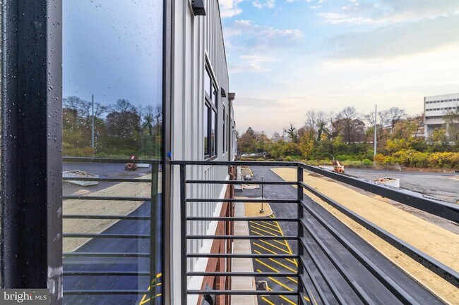 Building Photo - 3449 Scotts Ln