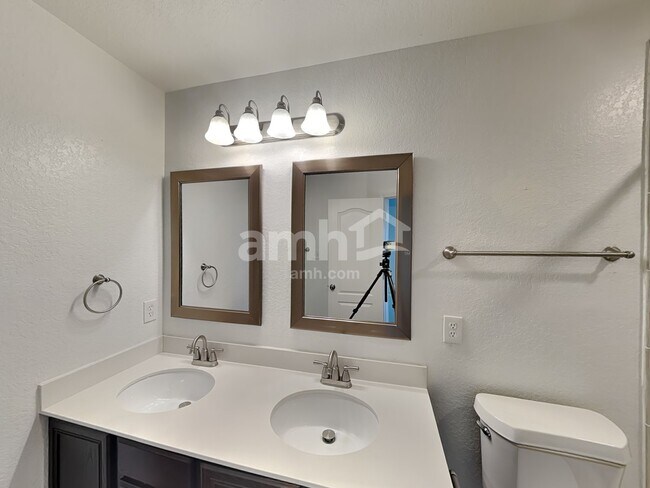 Building Photo - 3942 Legend Pond