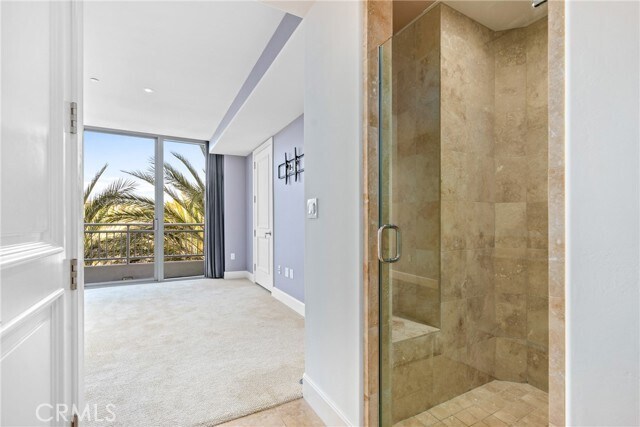 Building Photo - 3052 Scholarship