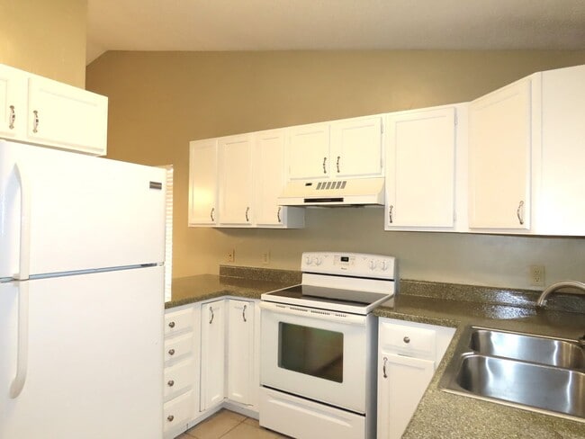 Building Photo - Near UT Tyler! 2 Bedroom, 2 Bath Duplex w/Garage