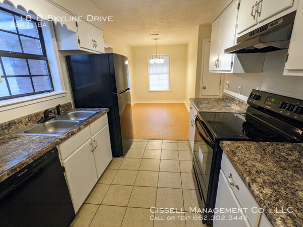 Building Photo - 118B Skyline Dr.