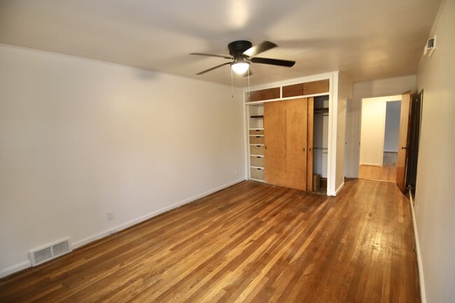 Building Photo - 3191 E Broad St