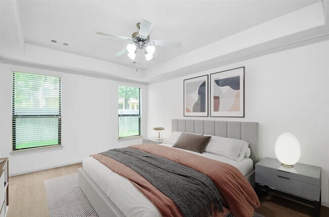 Building Photo - 11014 Sir Alex Dr