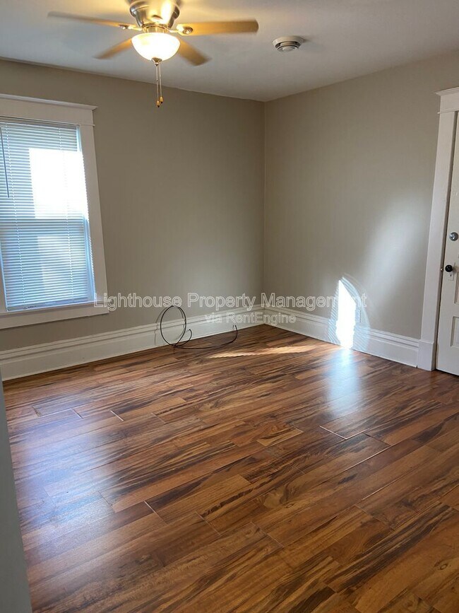 Building Photo - 223 E North St