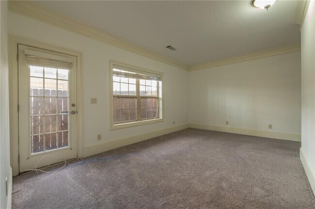 Building Photo - 2771 Durham Dr NE
