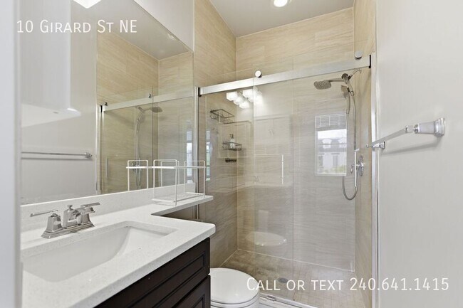 Building Photo - 10 Girard St NE