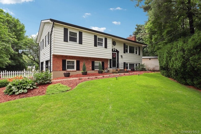 Building Photo - 118 Standish Dr