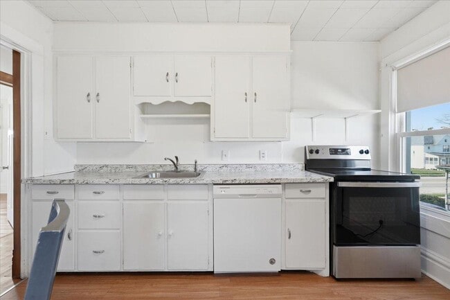 Building Photo - 209 West Main St