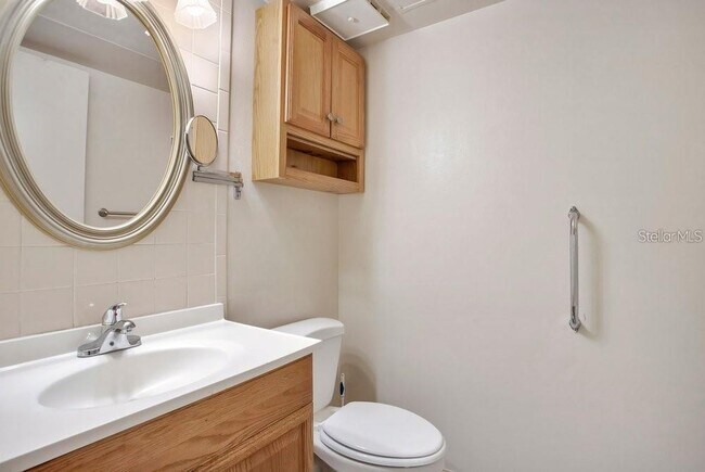 Building Photo - 1328 Pasadena Ave S