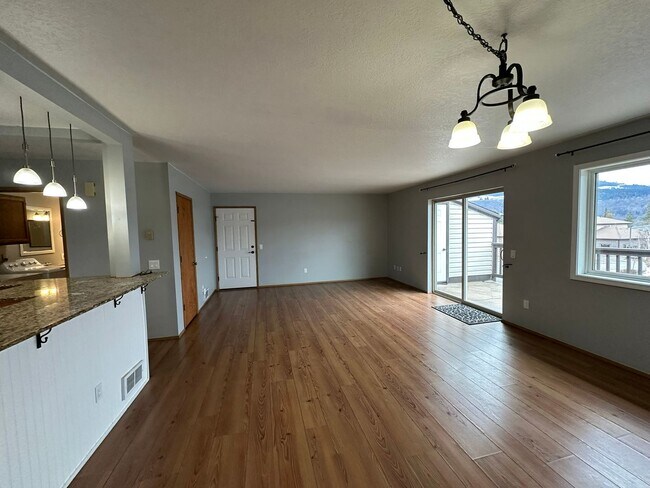 Building Photo - 2495 Wasco St