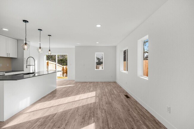 Building Photo - New Construction Home Available Now! | Blo...