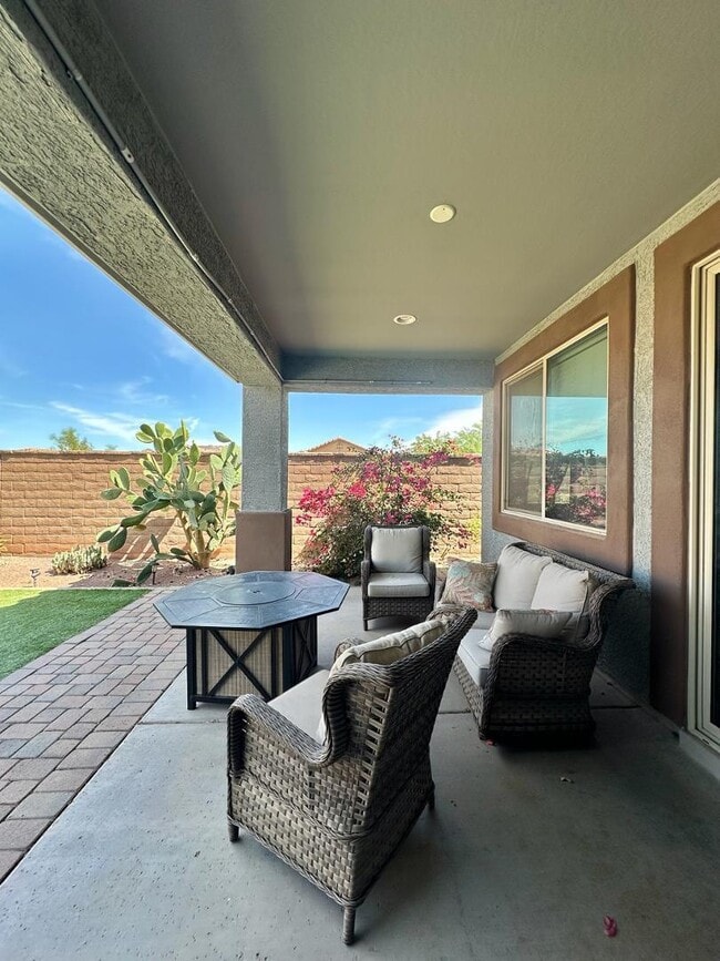 Building Photo - 16492 W Caldwell St