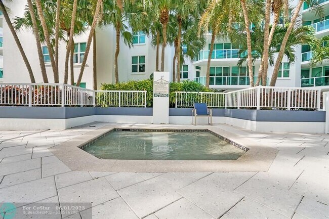 Building Photo - 550 SE Mizner Blvd