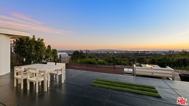 Building Photo - 10134 Angelo View Dr