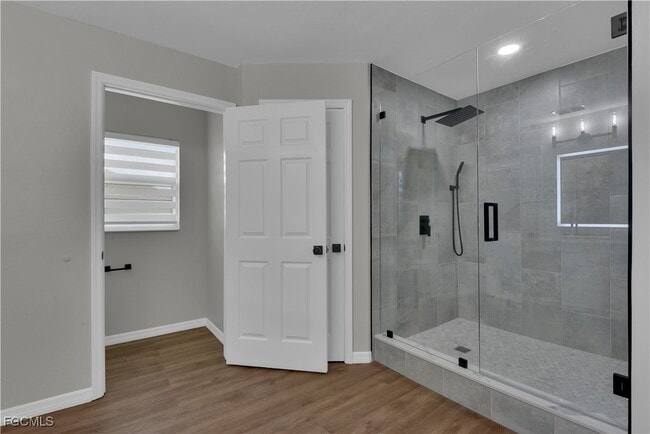 Building Photo - 2004 SW 30th St