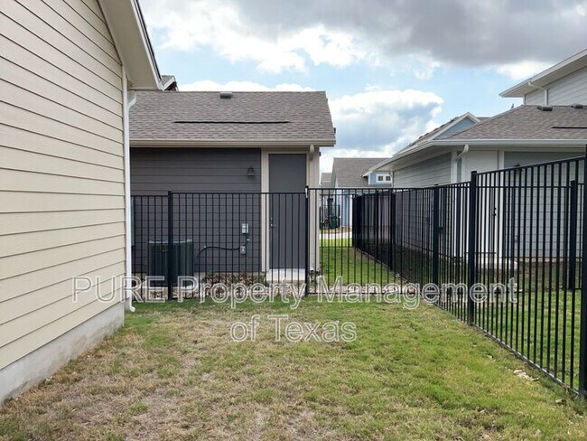 Building Photo - 8315 Laughlin Ln