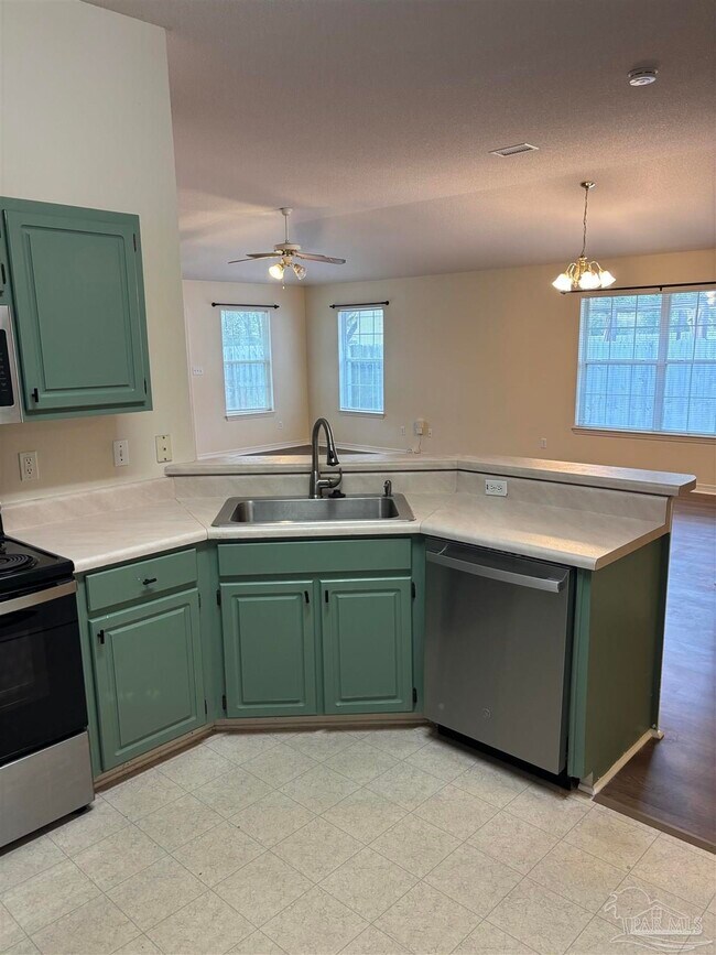 Building Photo - 7952 Cayenne Way