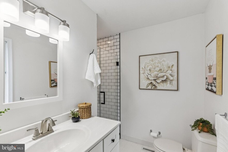 Master bath - 81 Talbot Ct