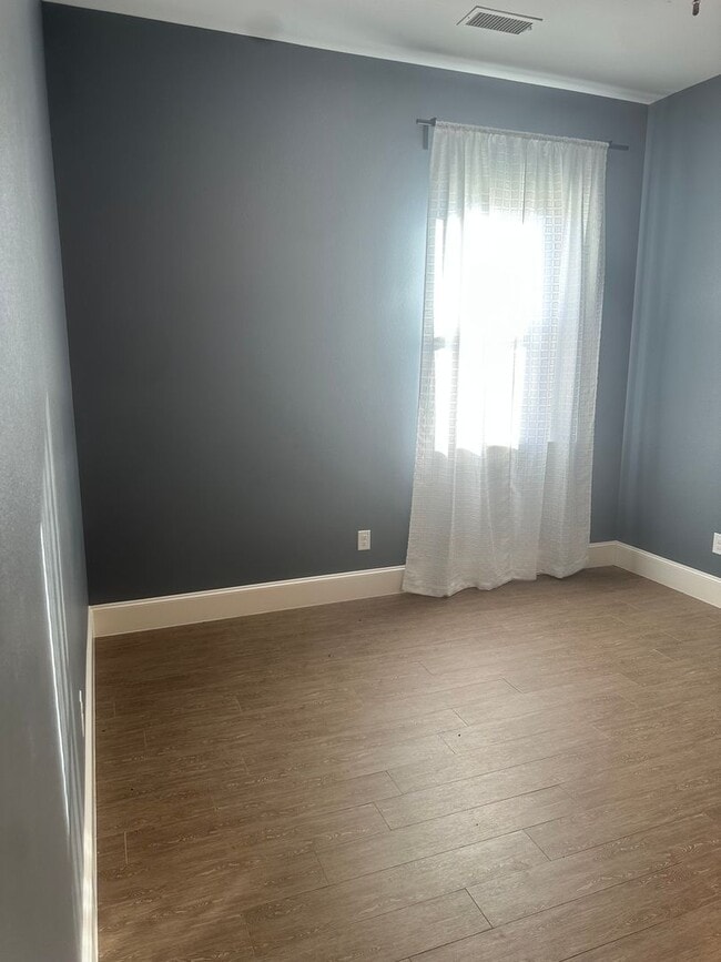 Building Photo - open concept 4bd - rent to own