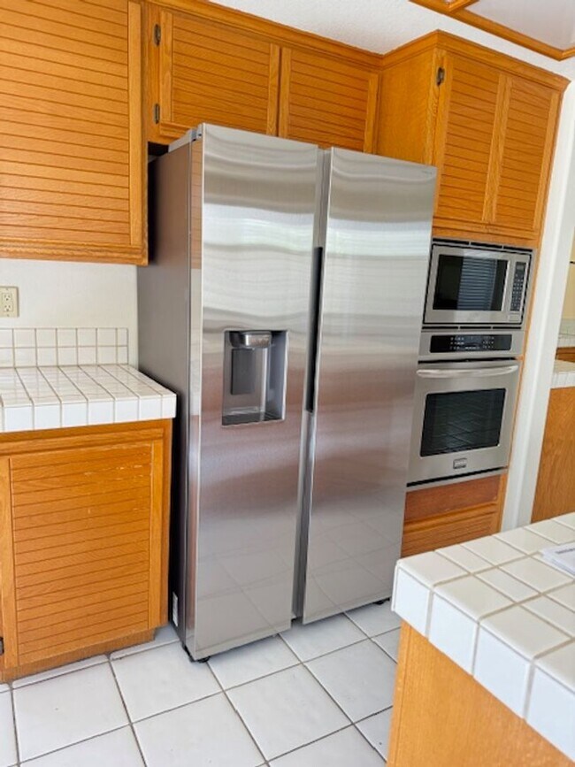 Building Photo - ****1/2 month off rent*****Spacious Home i...