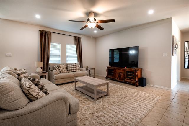 Building Photo - 525 Cottonview Dr