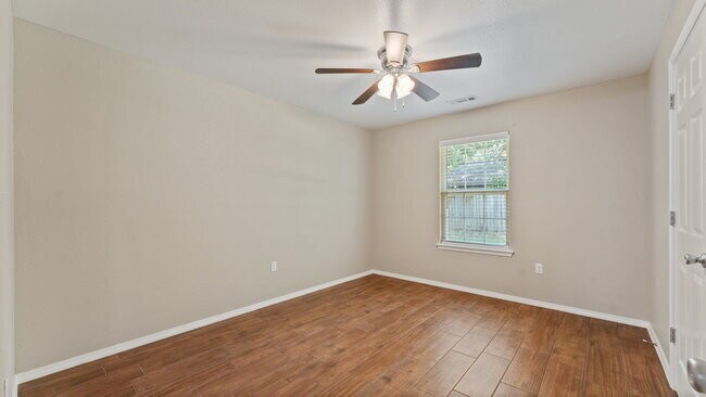 Building Photo - 307 Ewalt Ave