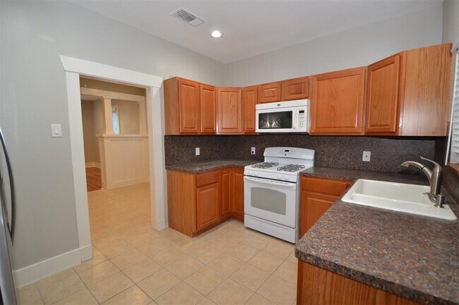 Building Photo - 7602 Blessing Ave