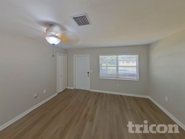 Building Photo - 4000 Berkshire Dr