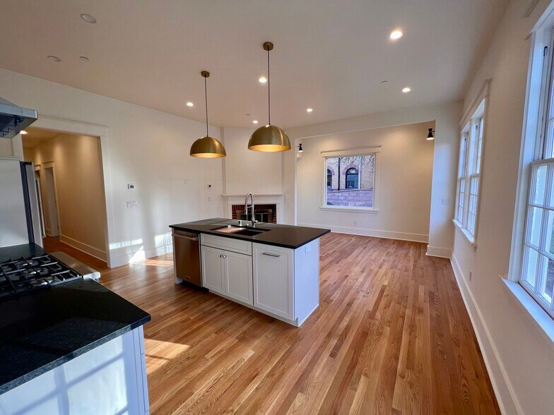 Kitchen - 2222 W 2nd Ave