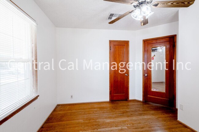 Building Photo - 3 Bedroom/1 Bath Home with Solar - $1895 per month!