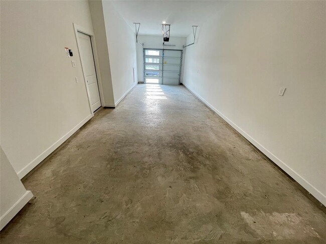 Building Photo - 16518 Amber Patina Ln