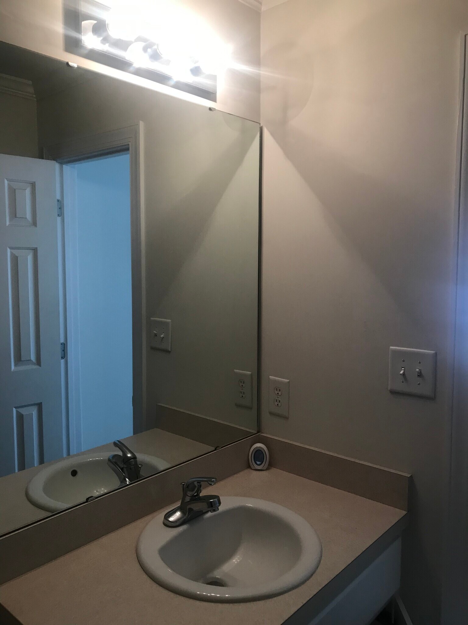 Building Photo - 1120 Crescent Meadows Dr