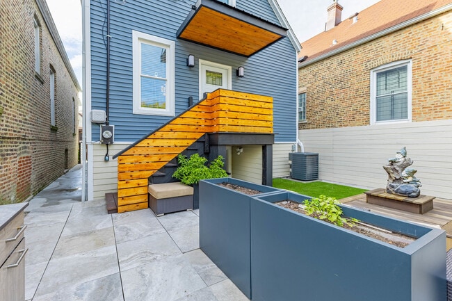 Building Photo - 7219 S Peoria St