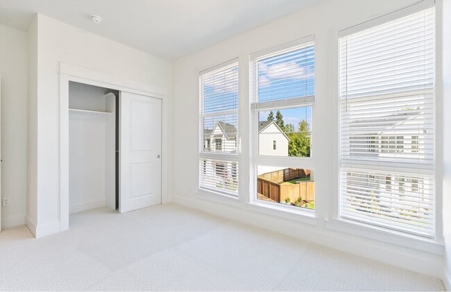 Building Photo - 15628 NW Raywood Ln