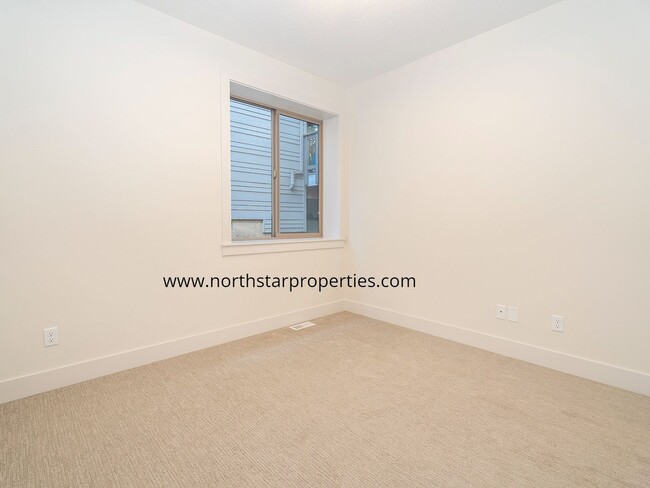 Building Photo - Tranquil Elevated Design in Tigard