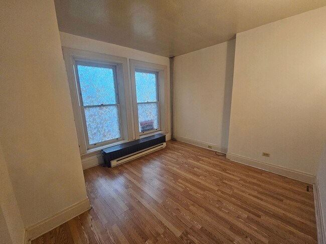Building Photo - 214 Briggs St