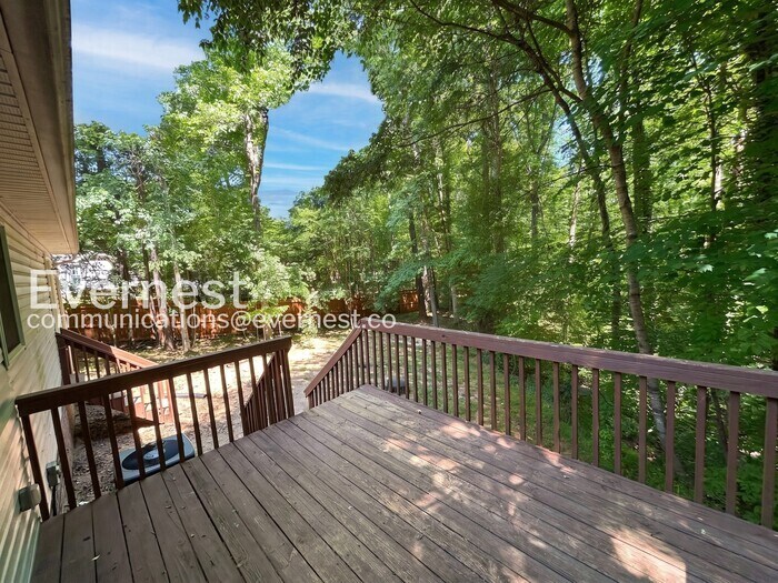 Building Photo - 119 Creek Branch Dr