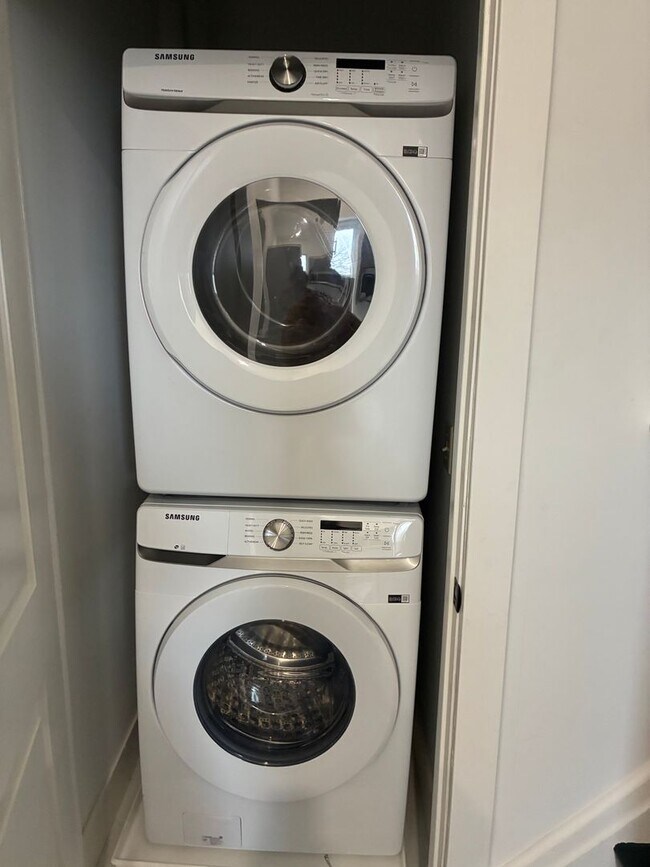 Building Photo - 1539 Lowrie St